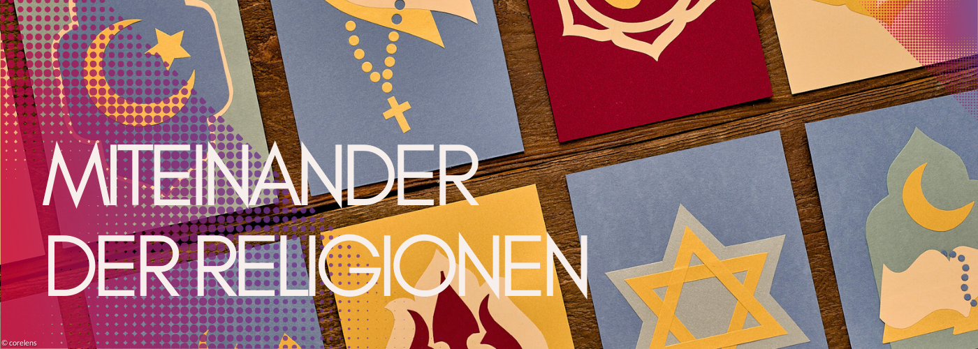 Verschiedenen Bildkarten mit reigiösen Symbolen auf einem Tisch.