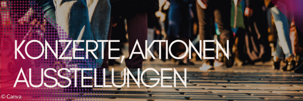 Viele Beine, die sich in einer Fußgängerzone bewegen.