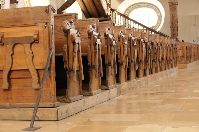 Bankreihen in der Dreieinigkeitskirche