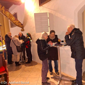 Gemütlich beisammen in der Neupfarrkirche